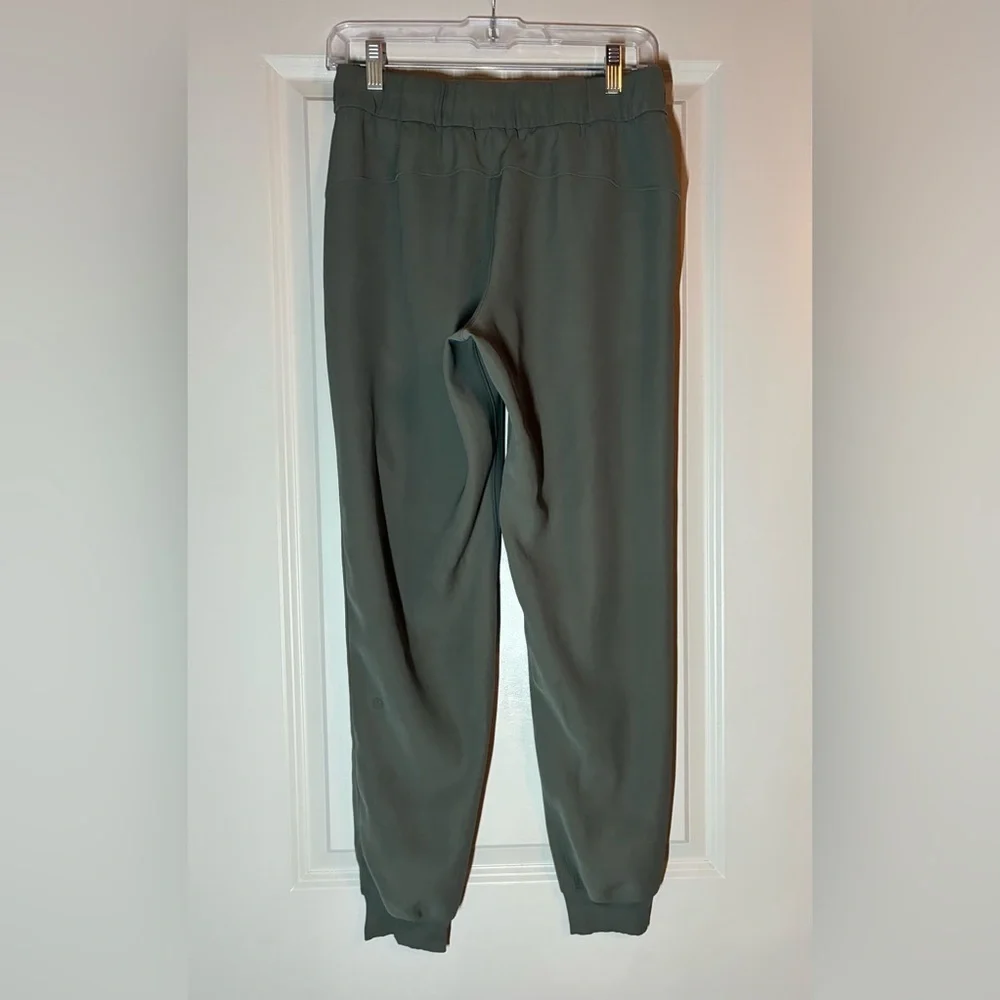 Lululemon On the Fly Jogger 28